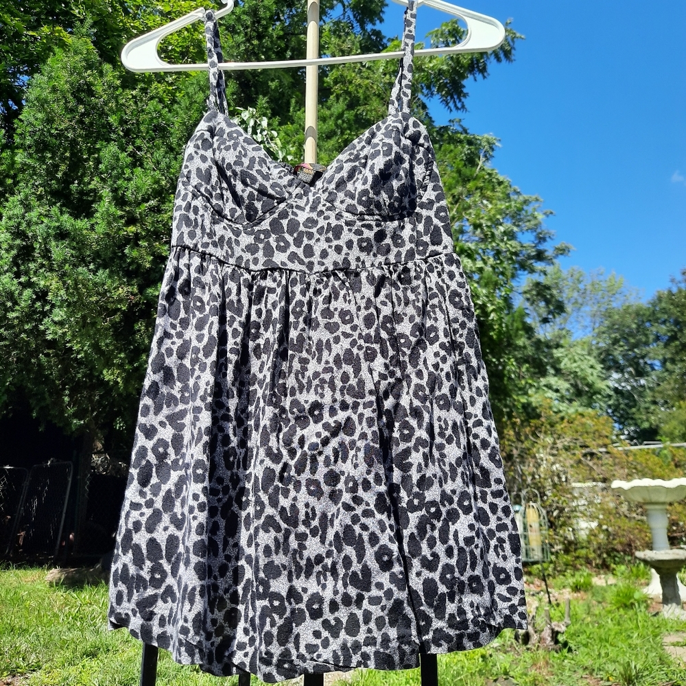 2000s Black & Gray Leopard Top